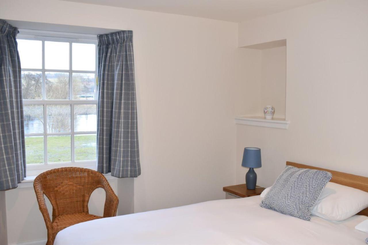 Heron Cottage, Port O Tay *